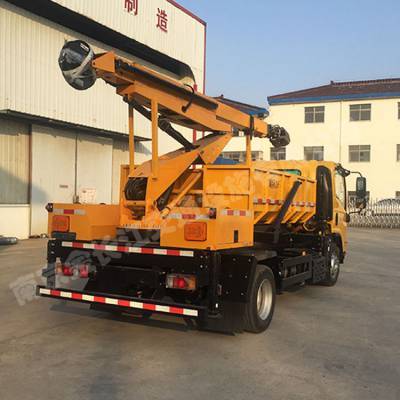 NJJ5100TWG6挖掏式管道疏通车 现代城市窨井清淤的高效解决方案