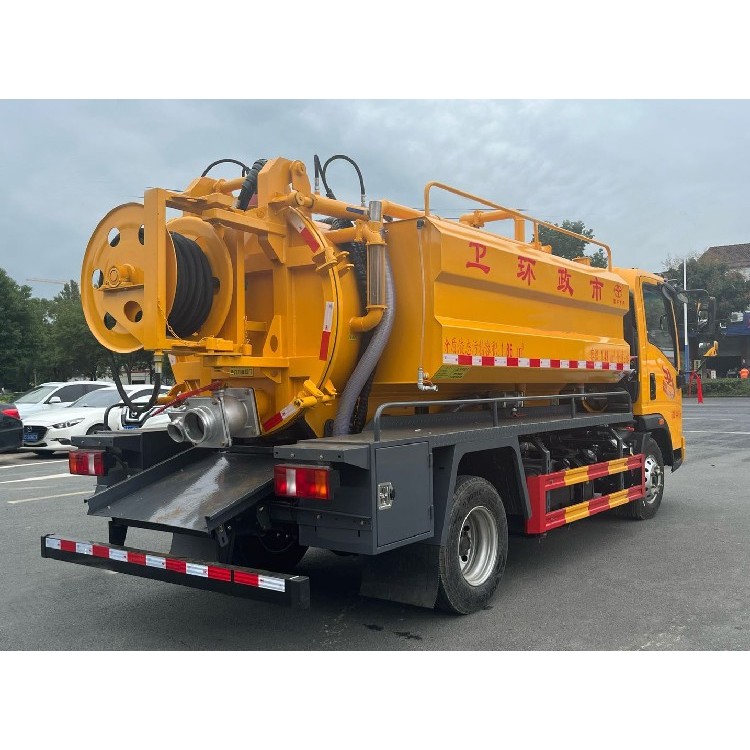 城市管道疏通车东风福瑞卡品质有保障，专业疏通的高效助手